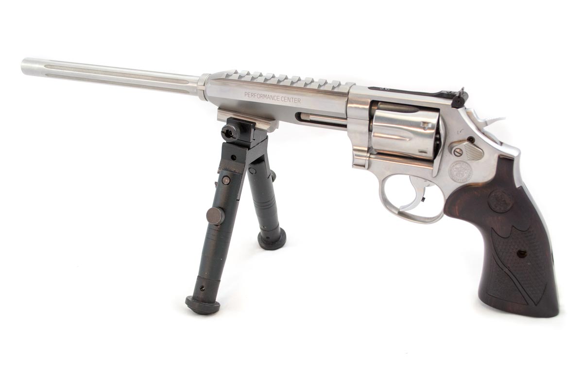 The Smith & Wesson 647 Varminter, shown without the included red dot sight or blade front sight.